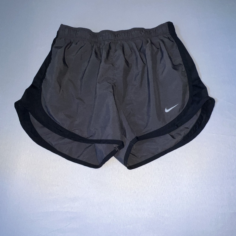 Nike Shorts Womens Large Gray Dri-FIT 3 Inch Inseam Running Athletic Gym